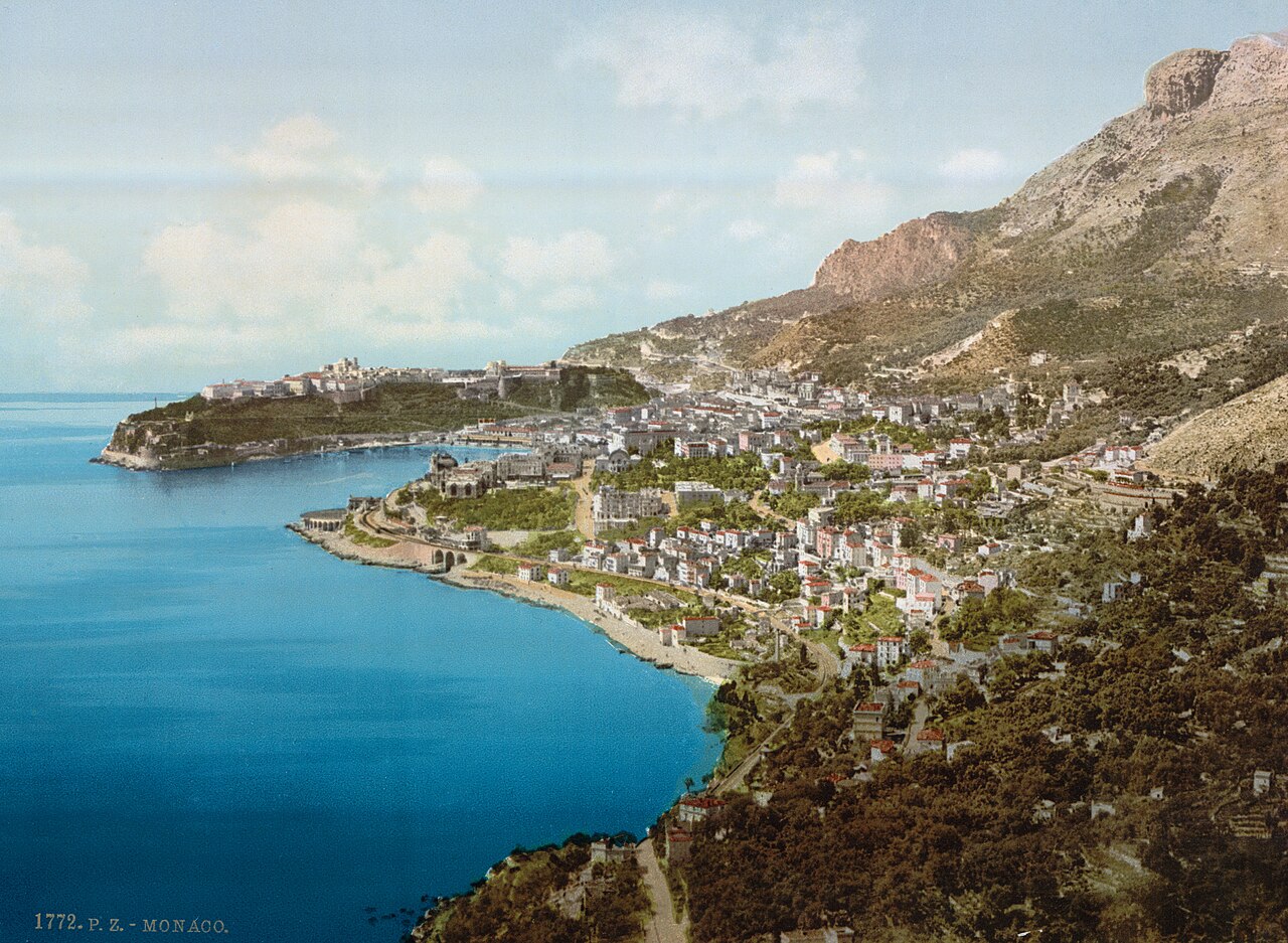 Vue panoramique sur Monaco-Ville et le Palais Princier, vers 1900.